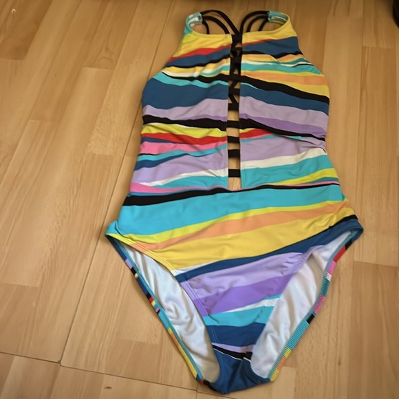 Bleu Rod Beatte - Picture 1 of 10